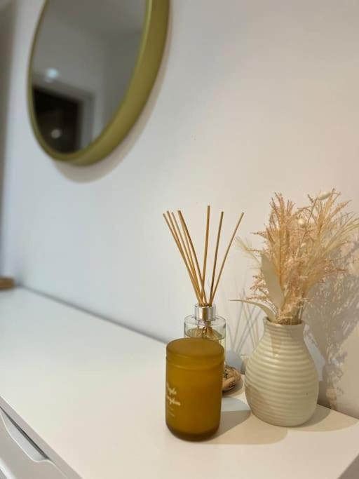 Dawley Modern 2 Bed Apartment With Free Parking And Netflix מראה חיצוני תמונה